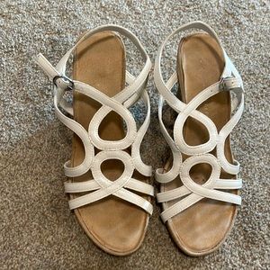 Cute wedge Sandal by Kelly and Katie